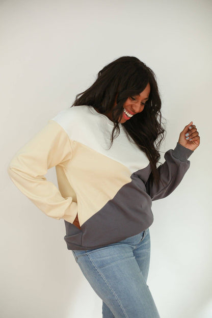 Crewneck Diagonal Zip Breastfeeding Sweatshirt | Camel