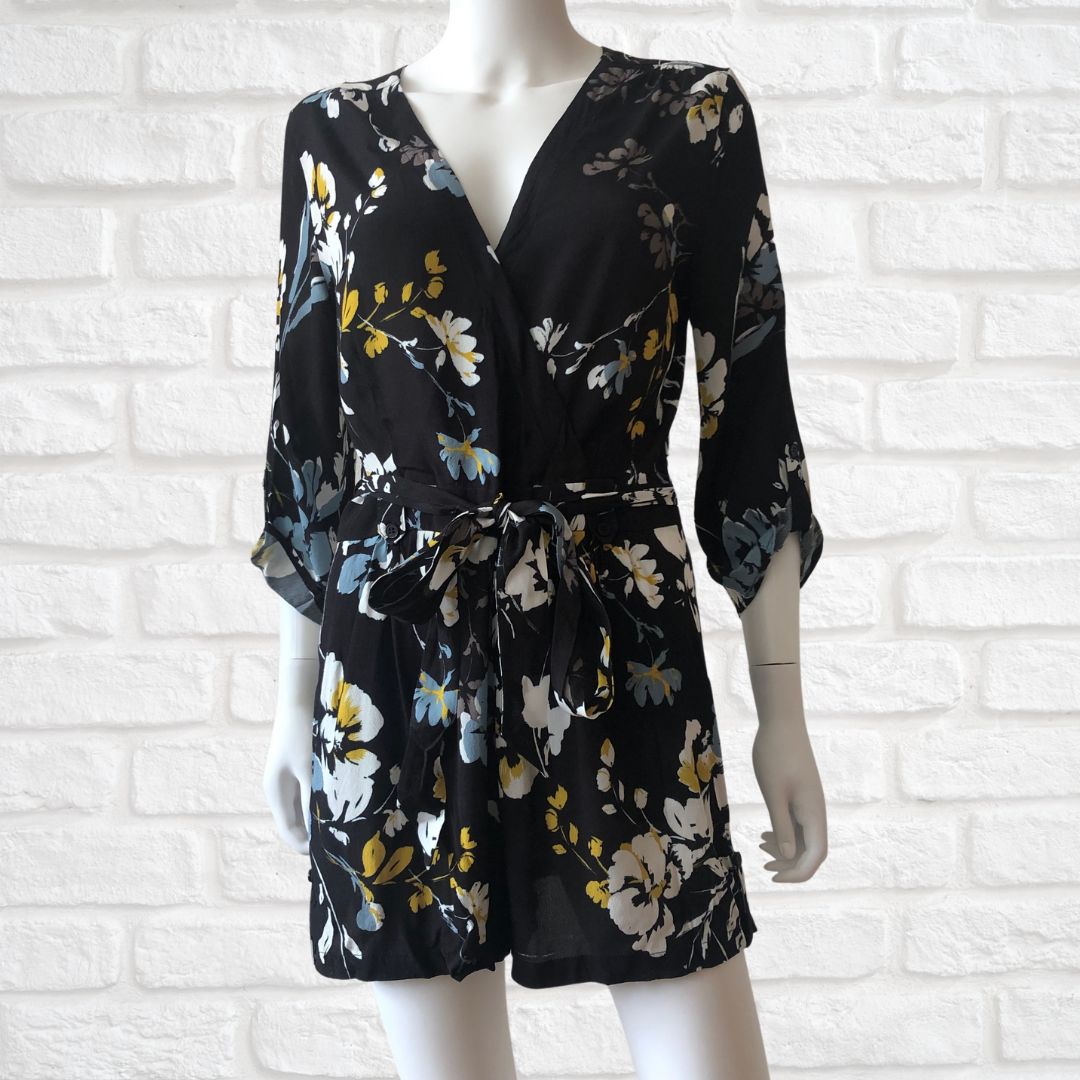 Yumi Kim Liz Romper in Love Triangle Black Size M (Pre-Loved)