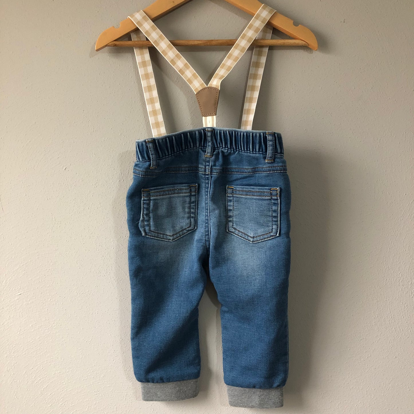 Cat & Jack Suspender Jeans, 12M ((Pre-Loved)