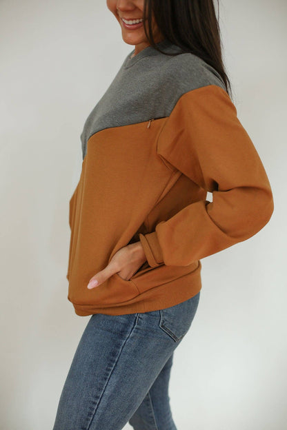 Crewneck Diagonal Zip Breastfeeding Sweatshirt | Camel